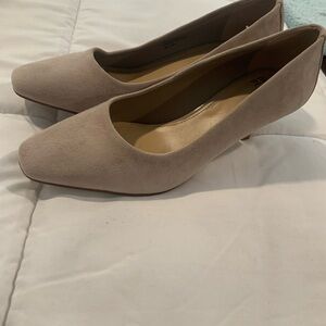 Donald Pliner Beige Suede Heels